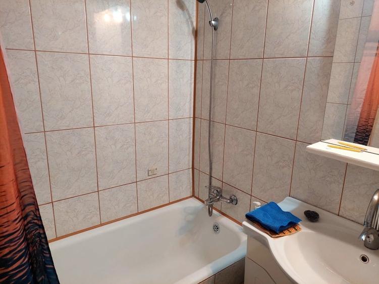 Apartament cu 2 camere decomandat, mobilat în Drumul Taberei