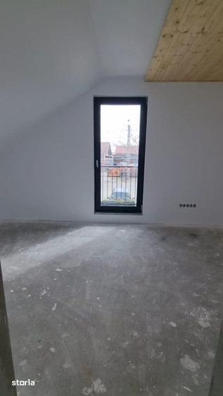 Casă cu 4 camere cu Teren 500 Mp în Păulești