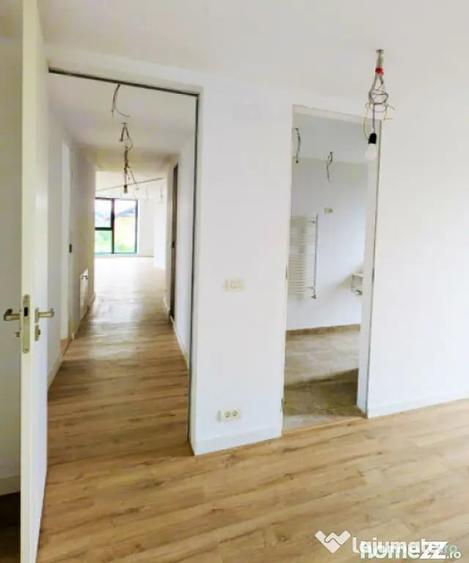 Apartament cu 4 camere decomandat în Vest