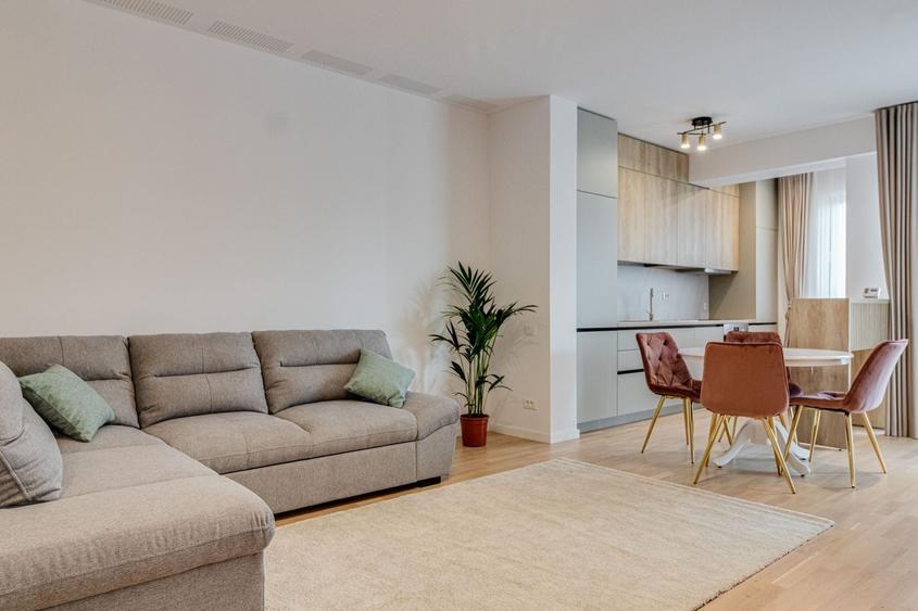 Apartament cu 2 camere semidecomandat, mobilat în Băneasa