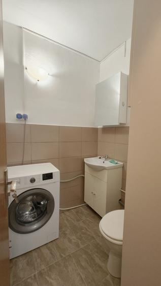 Apartament cu 3 camere decomandat în Lotrioara