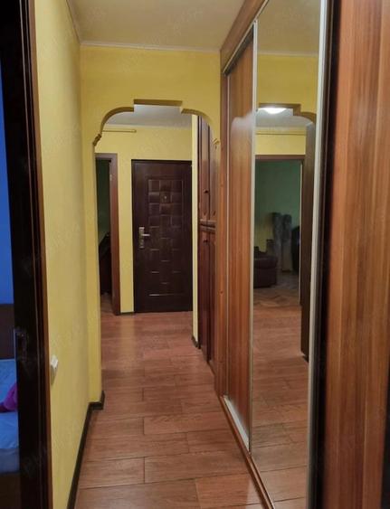 Apartament cu 3 camere decomandat în Popa Șapcă