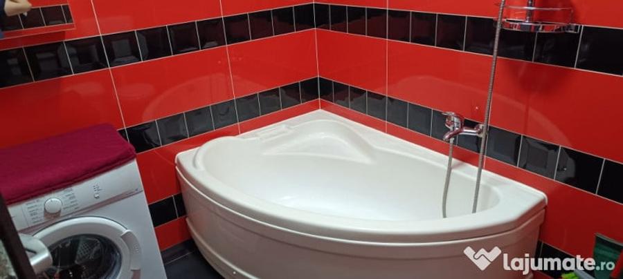 Apartament cu 2 camere decomandat în Roșu