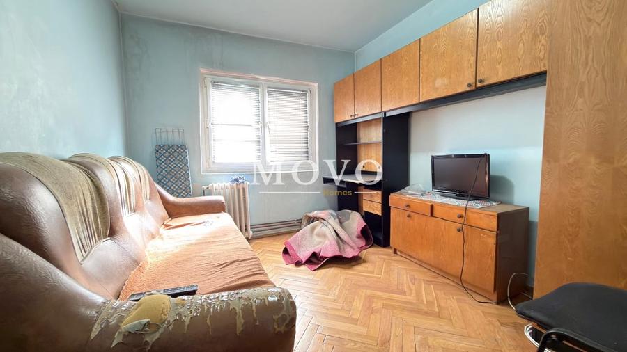 Apartament cu 4 camere decomandat, mobilat în Dâmbovița