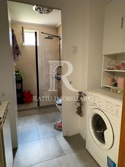 Apartament cu 3 camere decomandat, mobilat în Central