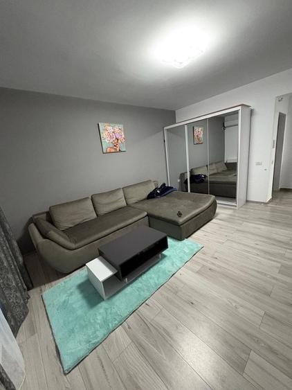 Apartament cu 3 camere decomandat în Fundeni