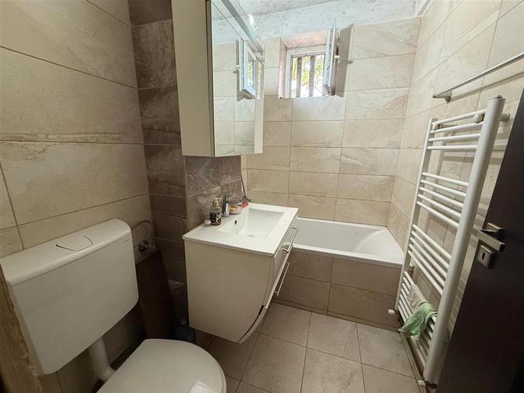 Apartament cu 4 camere decomandat în Hipodrom 2