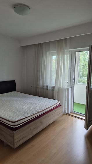 Apartament cu 3 camere decomandat în Nord