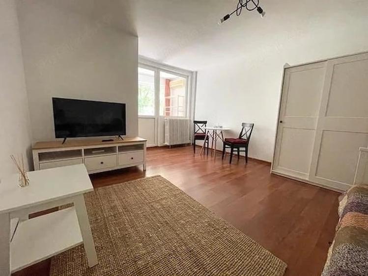 Garsonieră decomandată în Drumul Taberei