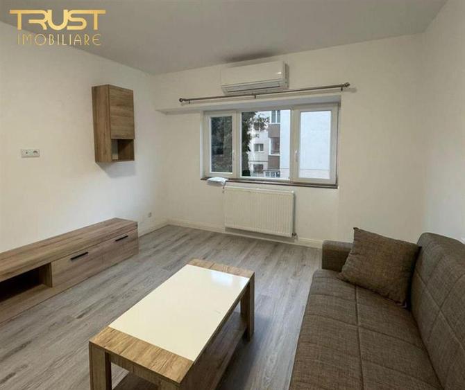 Apartament cu 3 camere decomandat, mobilat în Mărăști