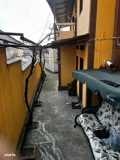 Casă cu 4 camere cu Teren 250 Mp în Călugareni