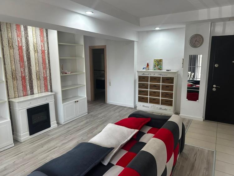 Apartament cu 3 camere decomandat, mobilat în Ștefăneștii de Jos