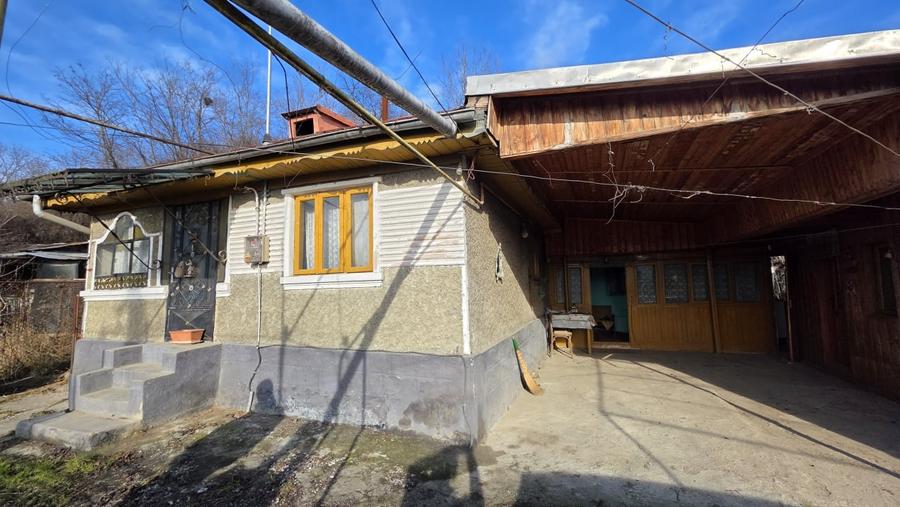 Casă individuală cu 4 camere cu Teren 600 Mp în Vălenii de Munte