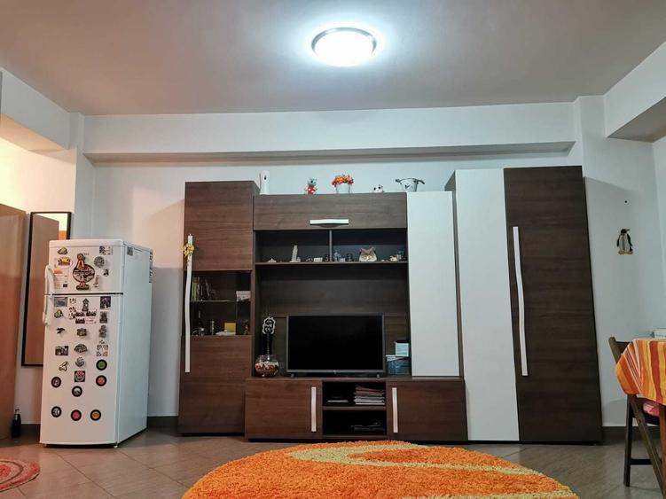 Garsonieră decomandată în Central
