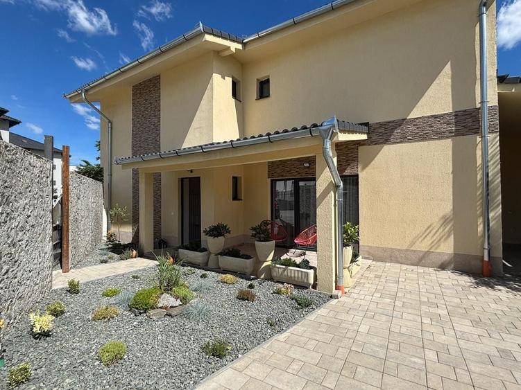 Duplex cu 4 camere cu Canalizare în Șelimbăr