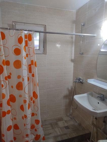 Apartament cu 2 camere semidecomandat în Ferentari
