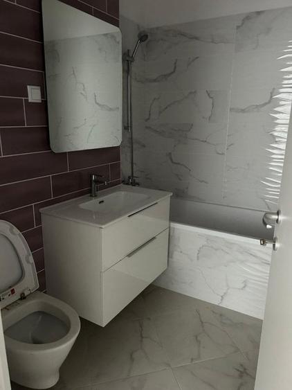 Apartament cu 3 camere decomandat în Nord