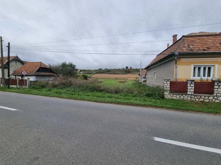 Teren de 2730 mp, în Petrești