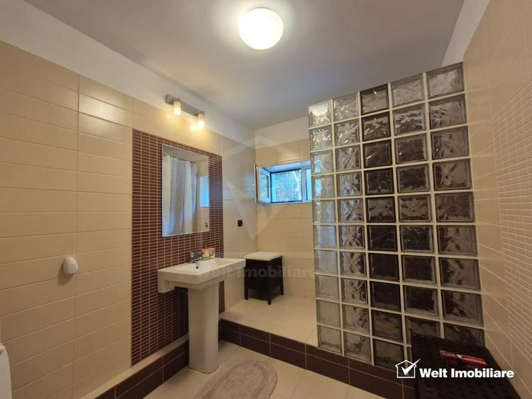 Casă individuală cu 5 camere cu Canalizare în Dâmbul Rotund