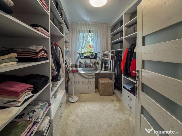 Casă cu 5 camere cu Teren 1073 Mp în Mehedința