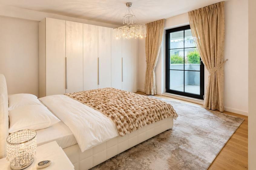 Apartament cu 3 camere semidecomandat, mobilat în Iancu Nicolae