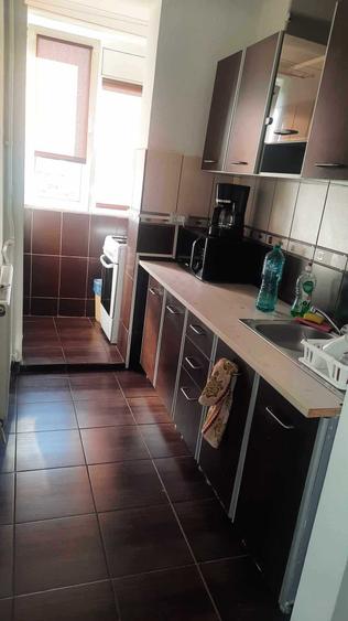 Apartament cu 3 camere semidecomandat în Tudor Vladimirescu