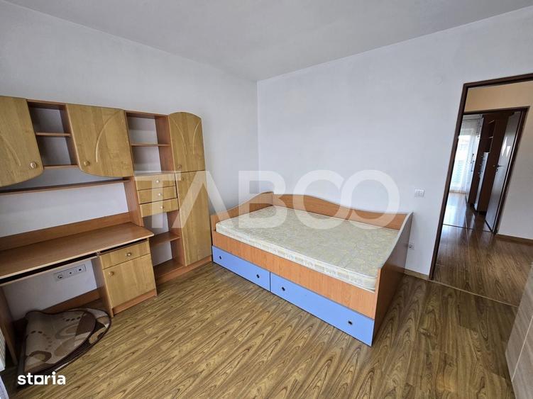 Apartament cu 3 camere decomandat în Șelimbăr — fotografia 3