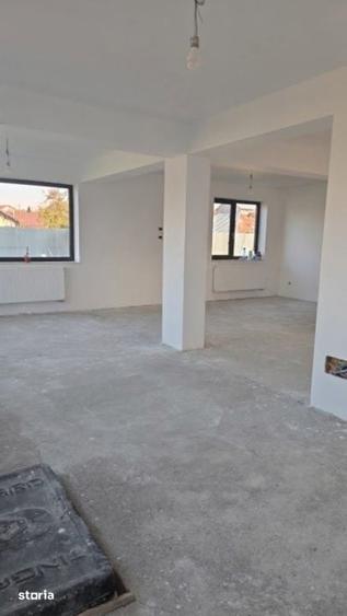 Casă cu 3 camere cu Teren 800 Mp în Bănești