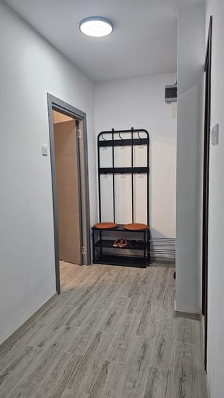 Garsonieră decomandată în Gorjului