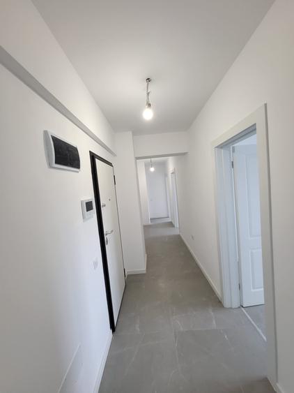 Apartament cu 3 camere decomandat în Vișani