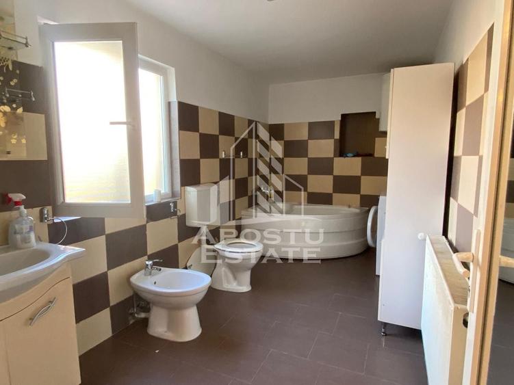 Casă individuală cu 5 camere cu Canalizare în Mircea cel Bătrân