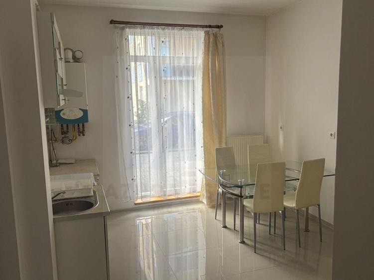 Apartament cu 2 camere semidecomandat, mobilat în Turnișor