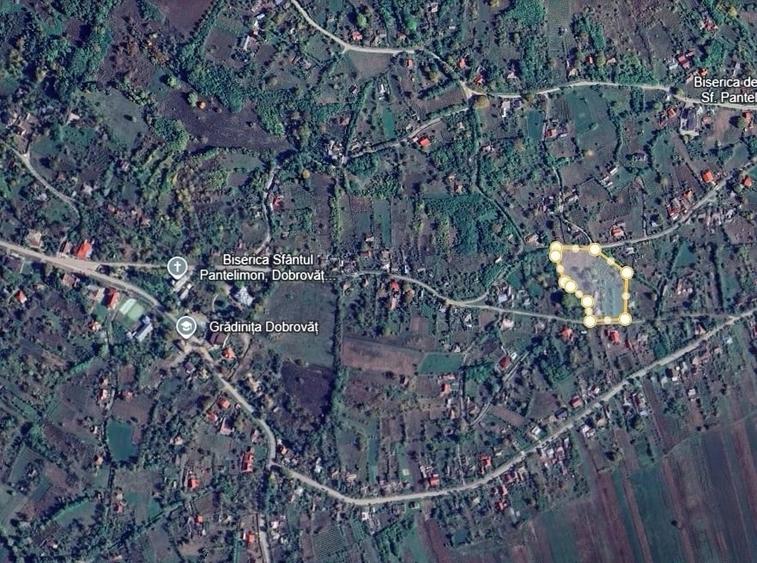 Teren de 8232 mp, în Dobrovăț