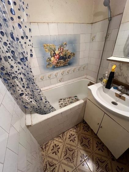 Apartament cu 3 camere în Aurel Vlaicu