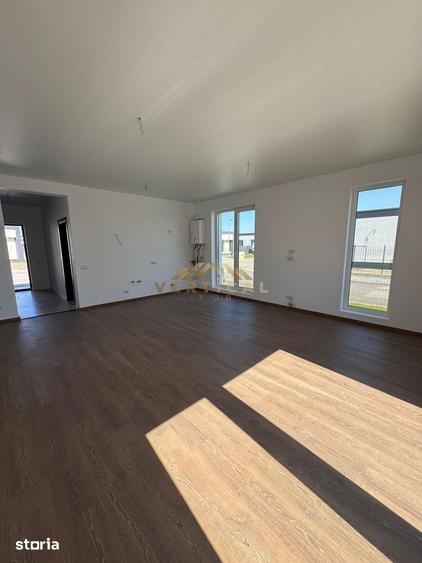 Casă cu 4 camere cu Teren 440 Mp în Vidra