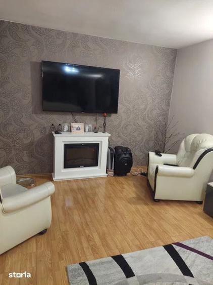 Casă cu 4 camere cu Teren 270 Mp în Războieni