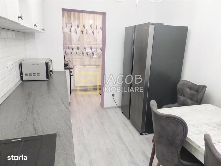 Apartament cu 3 camere decomandat în Narcisa