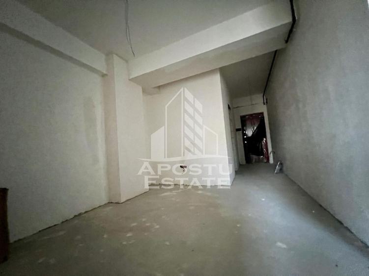 Apartament cu 3 camere semidecomandat în Central
