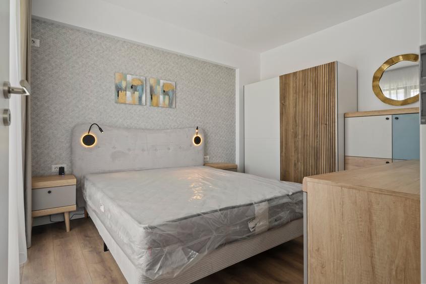 Penthouse cu 3 camere decomandat în Prelungirea Ghencea