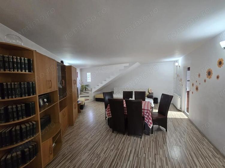 Casă cu 6 camere cu Teren 293 Mp în Năvodari