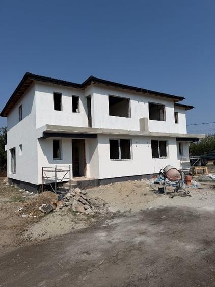 Duplex cu 4 camere cu Canalizare în Cornetu