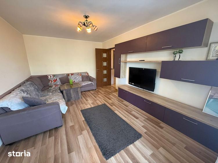 Apartament cu 3 camere decomandat în Central