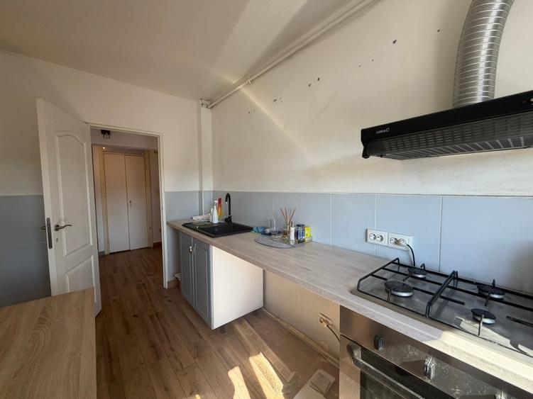 Apartament cu 2 camere decomandat în Ștrand