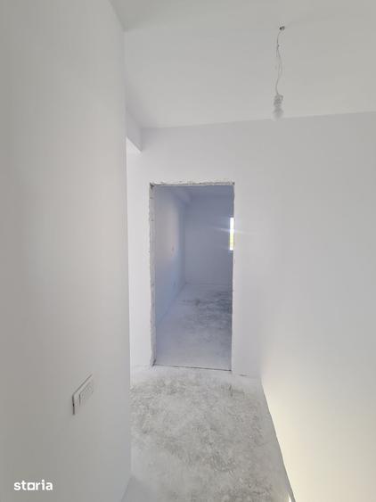 Casă cu 4 camere cu Teren 200 Mp în Vidra