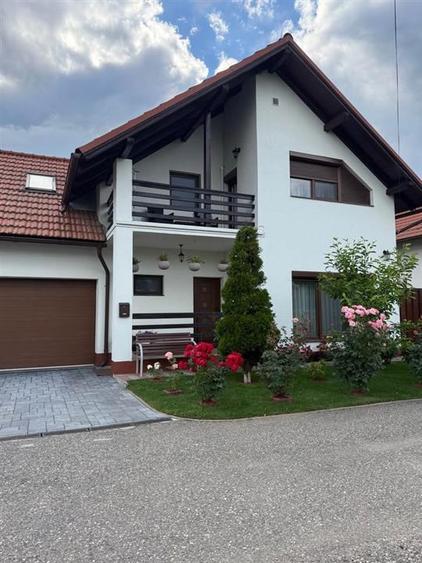 Casă cu 4 camere cu Teren 276 Mp în Exterior Vest