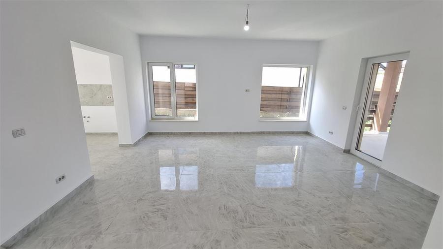 Casă individuală cu 4 camere cu Canalizare în Valea Lupului