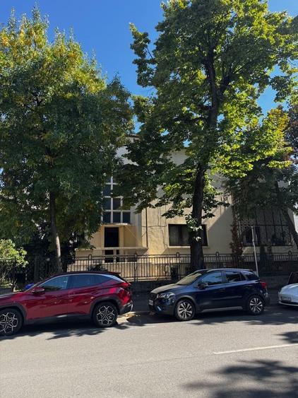 Birou, de 180 mp, în Capitale