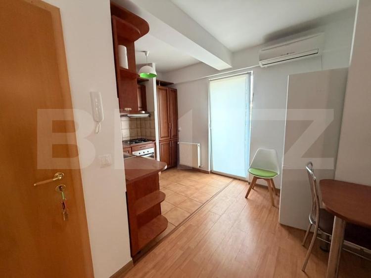 Apartament cu 2 camere semidecomandat, mobilat în Lipovei