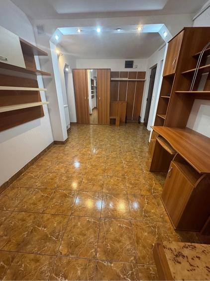 Apartament cu 2 camere semidecomandat în Nicolina
