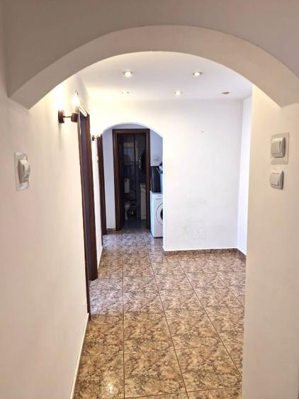 Apartament cu 3 camere decomandat, mobilat în Colentina